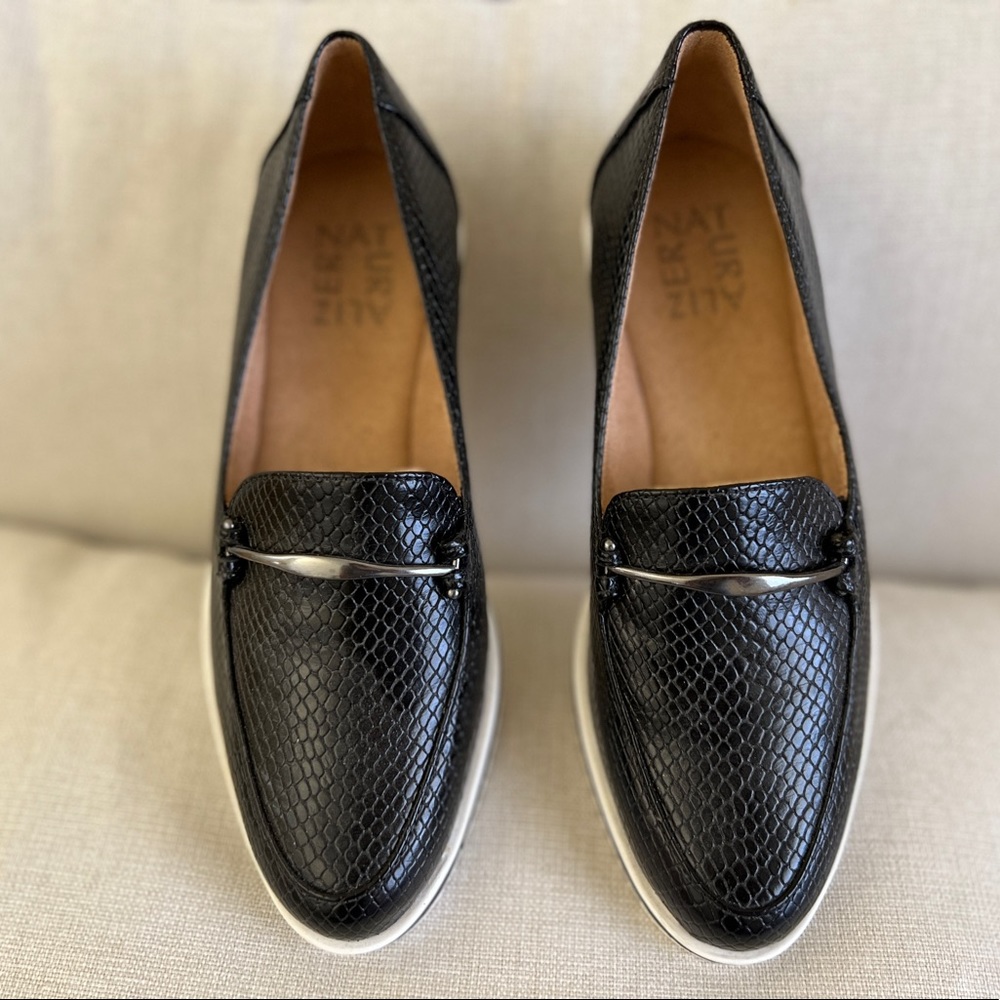 Comfy work or school shoes!